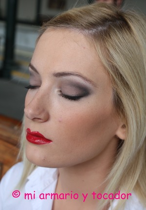 Soft grey/black eyes with red glossy lips. A sexy combo for a night out.