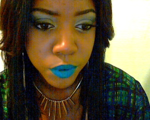 BLUE LIPS MAKE WITH BLUE PIGMENT AN CLEAR LIP GLOSS 