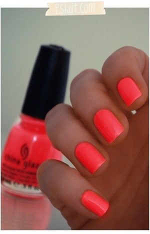 i love this ! subscribe to my youtube channel @artsynailss me and my cousin are doing it. dont ya just love this color? 