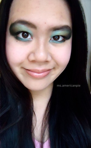 Green smokey eyes, featuring MAC's Club eyeshadow