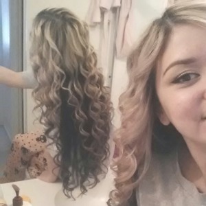 keeping your hair long and curled