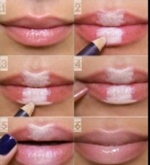 Simple way to make lips appear fuller