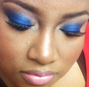 i love this makeup its simple but speaks to u boldly especially with these lashes.
