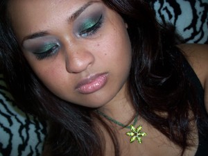 "Melt the Snow", an end of winter inspired look! Find the mineral eyeshadows I used at www.i-candycouture.com
Lid: Caramel Apple
Inner Corner: Candy Cane