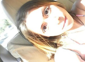 No makeup in this pic, and it's a picture taken without using any camera effects. This is all just sun. Pretty cool I thought.