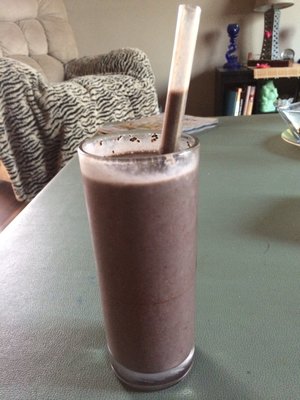Strawberry Banana Smoothie
(Because beauty starts within)
Unsweetened Almond Milk
Banana
Frozen Strawberries
Chia Seeds
Chlorophyll