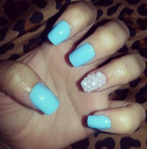 blue/pearl nails