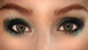 Vandaleyez Tantrum
Check out my videos to view my tutorial for this look! xoxo
