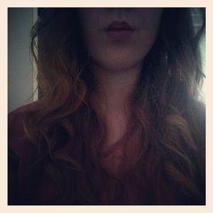 dip dye curled hair and lipstick