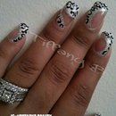 Leopard nail art 