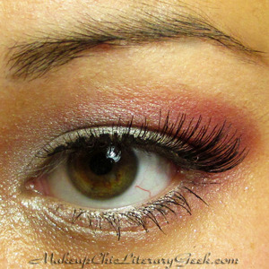 Sweetie Pie EOTD using my new Faux lashes!!! So in love :)
You can see what I used here: http://www.makeupchicliterarygeek.com/2011/10/eotd-sweetie-pie.html