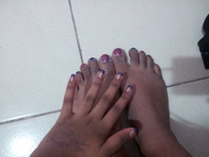 Finally, I did a good nail art on my nails.

Colours used:
Blue
Maroon Red
Beige