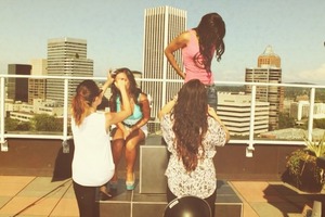 Behind the scenes of a photoshoot I was on set for.