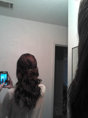 My real hair is above my shoulders :( 
