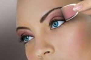 This really cool way of putting on eyeshadow!!!