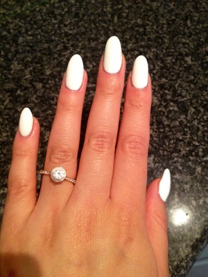 Love clean solid colour nails 