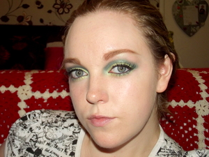 Green Lantern inspired look. Tutorial here: http://www.youtube.com/watch?v=xahepduJYCc