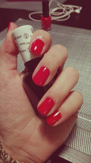 Pure Red nails
