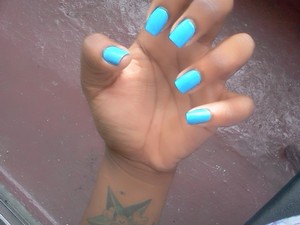 i love this color, its REVLON COLORSTAY NAIL ENAMEL IN COASTAL SURF
gorgeous :D i think ill keep it just this color for a while :]
