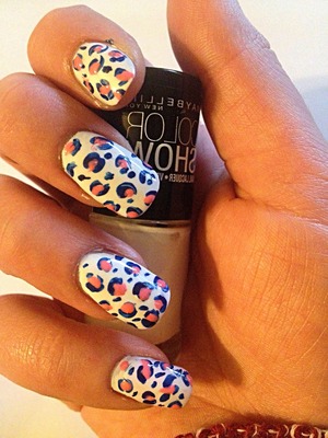 my first leopard design nails! :)