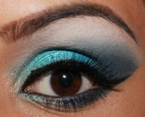 Picture tutorial for this look on my blog http://smokincolour.blogspot.com/2012/07/ocean-gradient.html