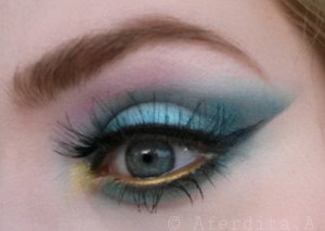 Colourful look using mostly the Lagoon palette by Sleek cosmetics.