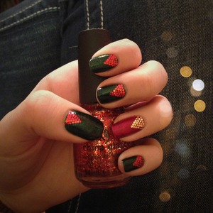 Colors I used for this manicure are, China Glaze Emerald Sparkle, Ruby Pumps, Milani Jewel FX Gold, and Red.  :)