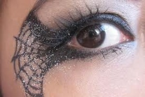 mascara: black 
eye makeup: black  , glitter
