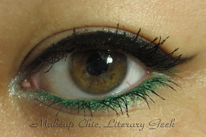 Green Pop EOTD
See the products I used here: 
http://makeupchicliterarygeek.blogspot.com/2011/08/eotd-green-pop.html