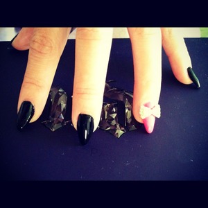 I do this on my Nails! I like so Much 