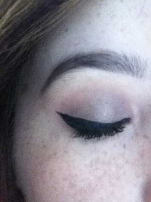 Using sigma and urban decay shadows and benefit push up liner