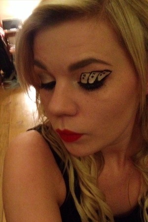 Playing card eye makeup for my magicians assistants theme look :) 