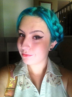 My hair colour is from Manic Panic in "Atomic Turquoise"
More at: http://bleachandbeauty.tumblr.com