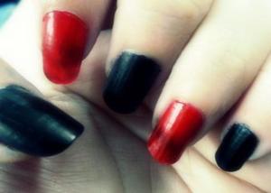 I call them the Harley Quinn nails.