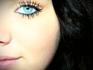 I already have long natural curly lashes,but its the only mascara that matches my lashes so well