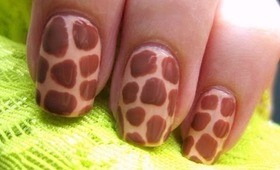 Giraffe Nails