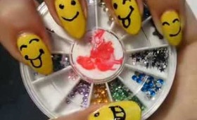 Nail tutorial: easy smiley faces