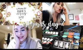 WHAT'S IN MY PO BOX | Vlogmas Day #7!