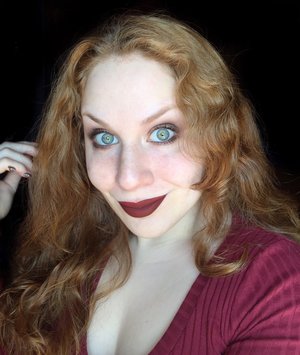 Love me a good vampy lip paired with bronze eyeshadow for Autumn!
http://www.thaeyeballqueen.com/makeuplooks/sultry-bronze-fall-makeup-look/