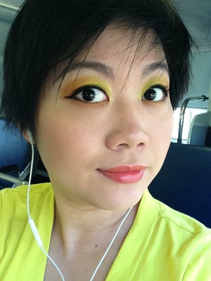 It's Fotd with my favorite yellow e/s from illamasqua. 
