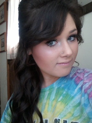 I did this look myself for prom. I Had a mint green dress so I wanted a very glowy and glamorous. look.