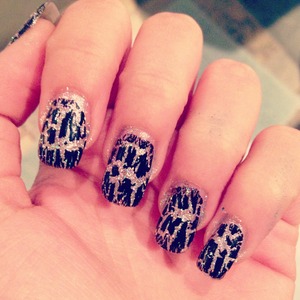 Had my nails done like this a while ago, I love this combination!