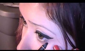 My school make up routine ...