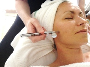 California Advanced Esthetics
"The Advanced School of Beauty and Skin Care"
One of our Licensed Esthetician performing an Age Preventing Oxygen Treatment!

A unique treatment technology that delivers therapeutic-grade oxygen for instant results you can feel and see!