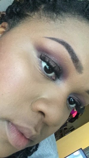 Brown smokey eye for the winter time with a little bit of glitter. 