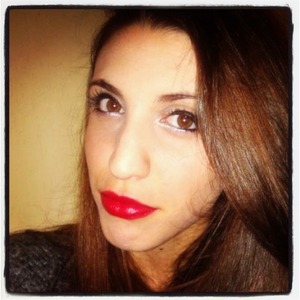 Eyeliner & Red Lipstick
You can find me on: www.smilewithmakeup.blogspot.com