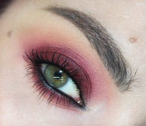 Tutorial for this look right here : http://www.youtube.com/watch?v=jJVt3XVxC8g