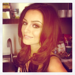 The beautiful and talented Cher Lloyd wearing our Renee and Colette lashes layered!