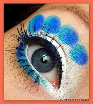 Makeup look inspired by unicorn eggs. I'm using Sugarpill lashes and eyeshadows and Makeup Geek eyeshadows! :) 