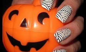 Halloween Mummy Manicure